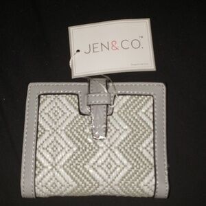 NWT- Jen & Co Folding Wallet. Grey & White Chevron. Model WL2066